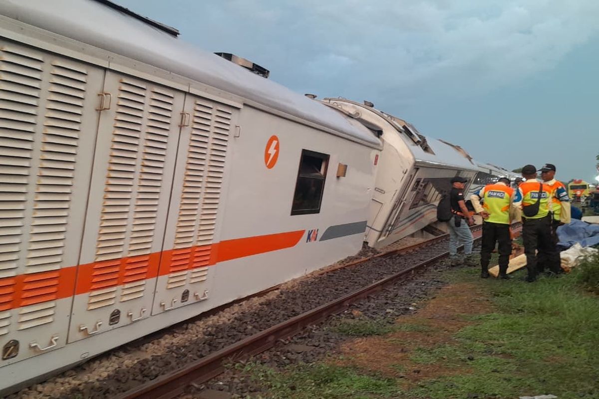 Roda Kereta Purwojaya Lepas