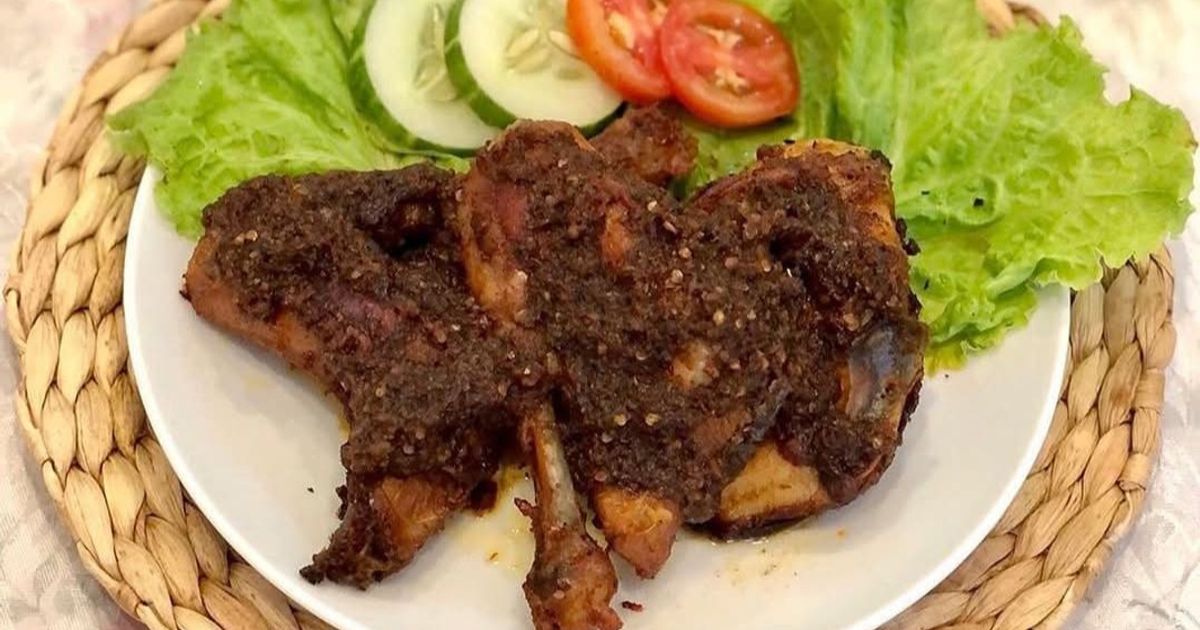 kelezatan Ayam Bumbu Hitam