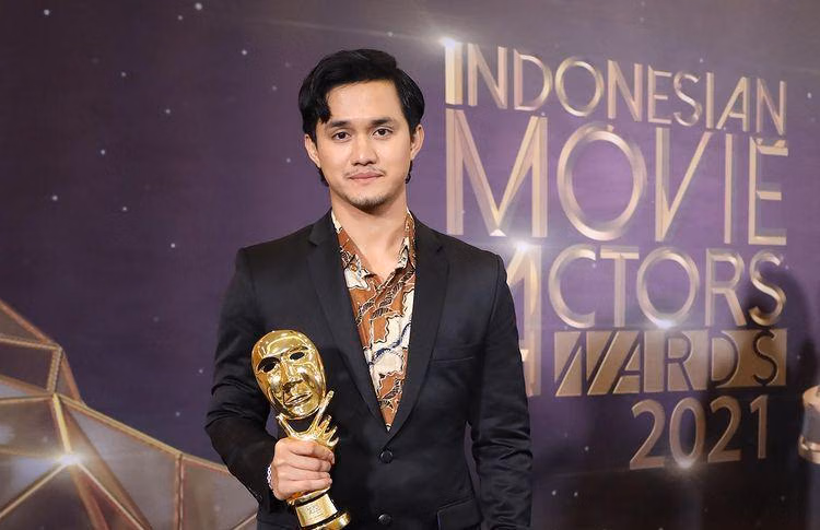 Gaya Akting yang Dekat dengan Realitas Bhisma Mulia