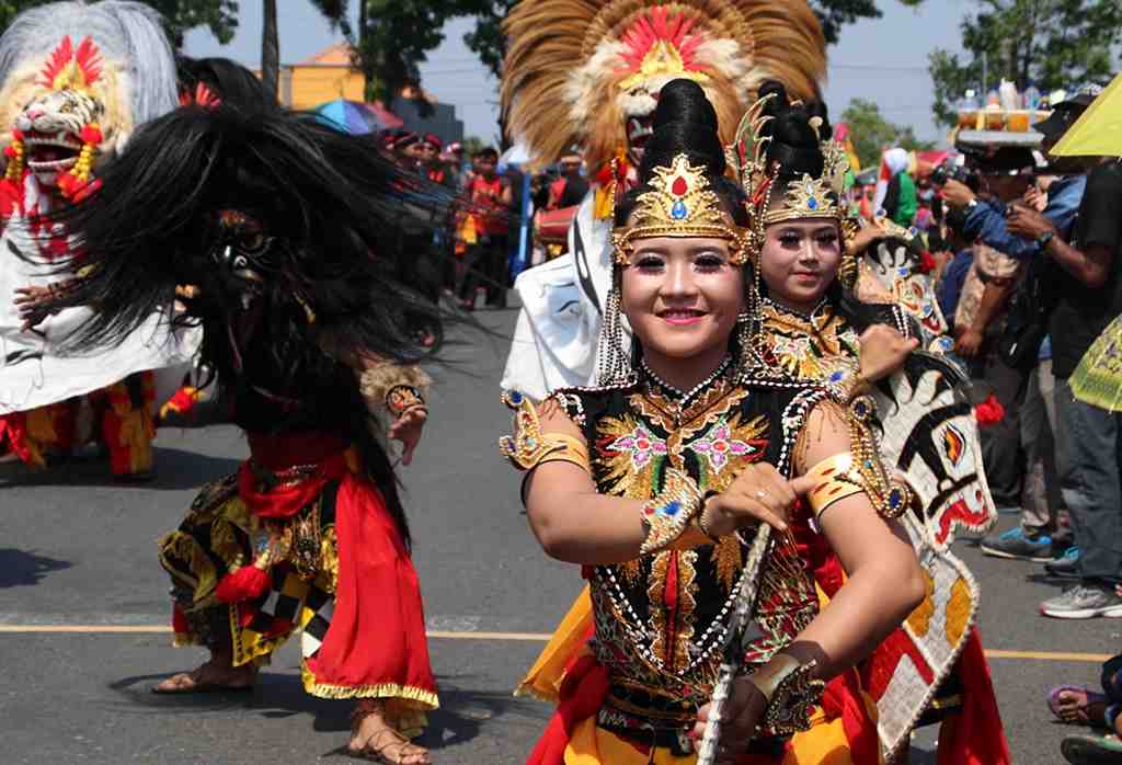 Atraksi Ekstrem dan Dimensi Supranatural